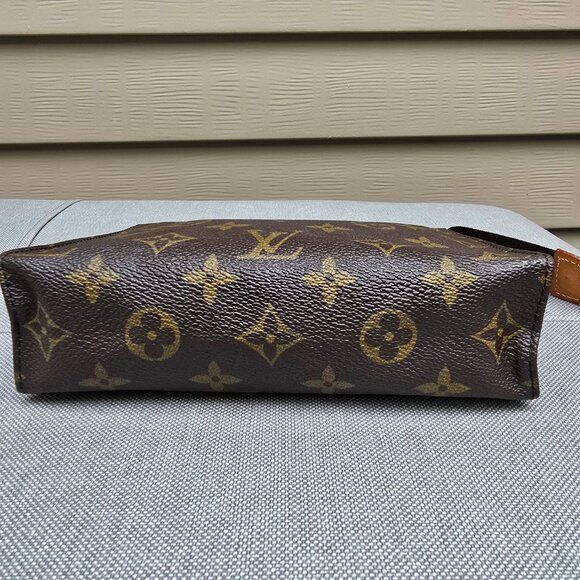 Louis Vuitton Monogram Pochette - Picture 5 of 7